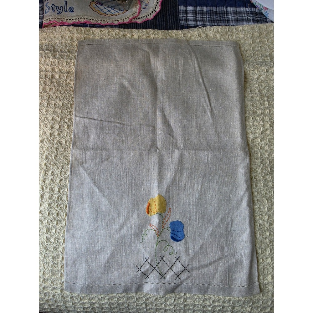 Vintage Hand Embroidered Linen Tea Towel Floral Oatmeal Hemstitched 13x20 - Picture 2 of 4